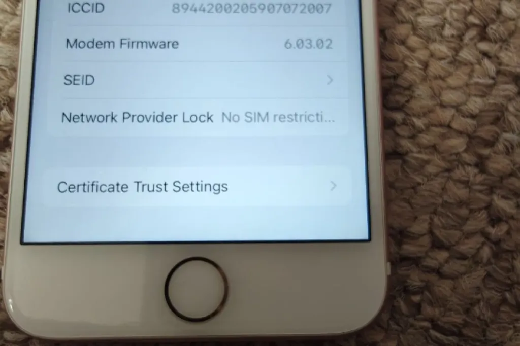 unlocked apple iphone 7 32gb mobile phone with free postage