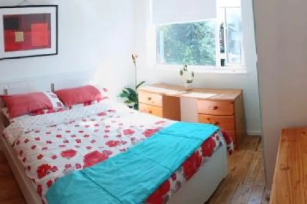 Rent Double Room - links to Luton airport & Luton Train Station.