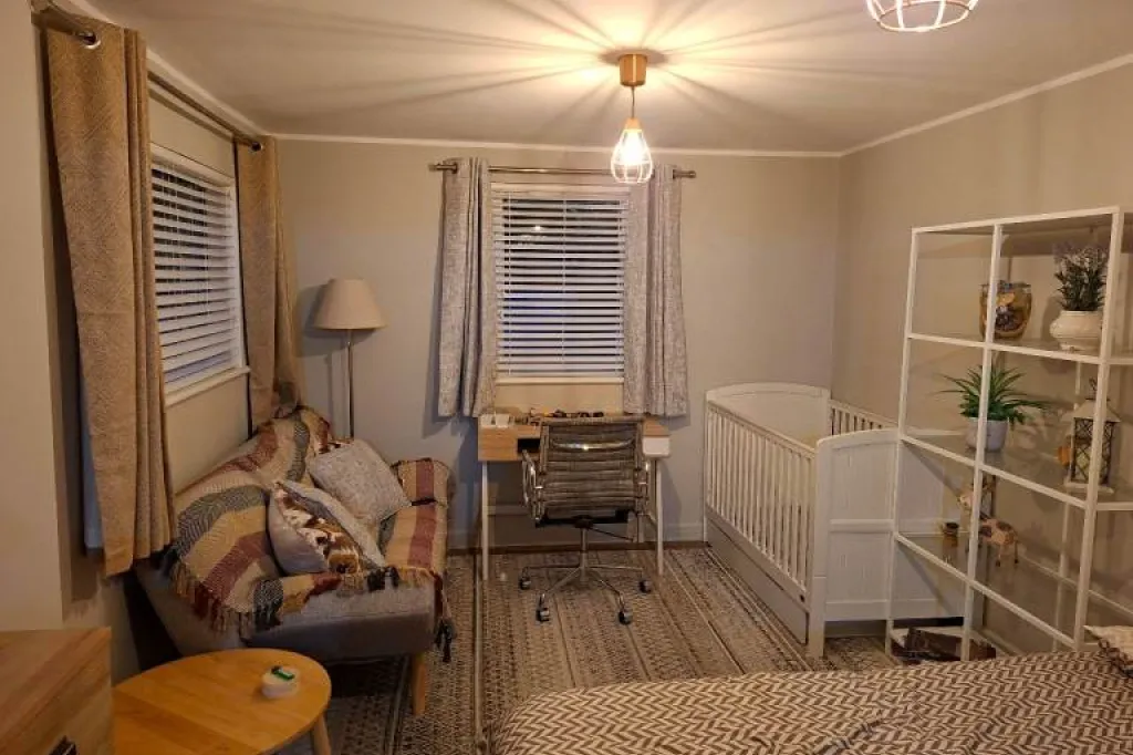 Rent Double Room - links to Luton airport & Luton Train Station.