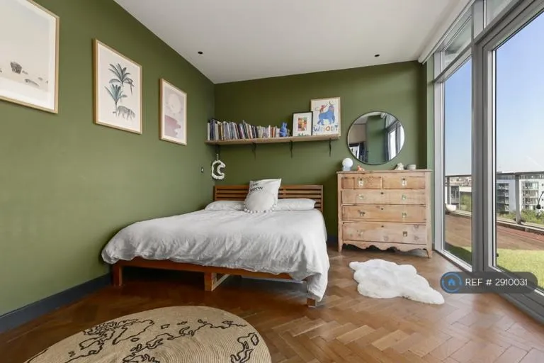 2 bedroom flat in Wick Lane, London, E3 (2 bed) (#2910031)