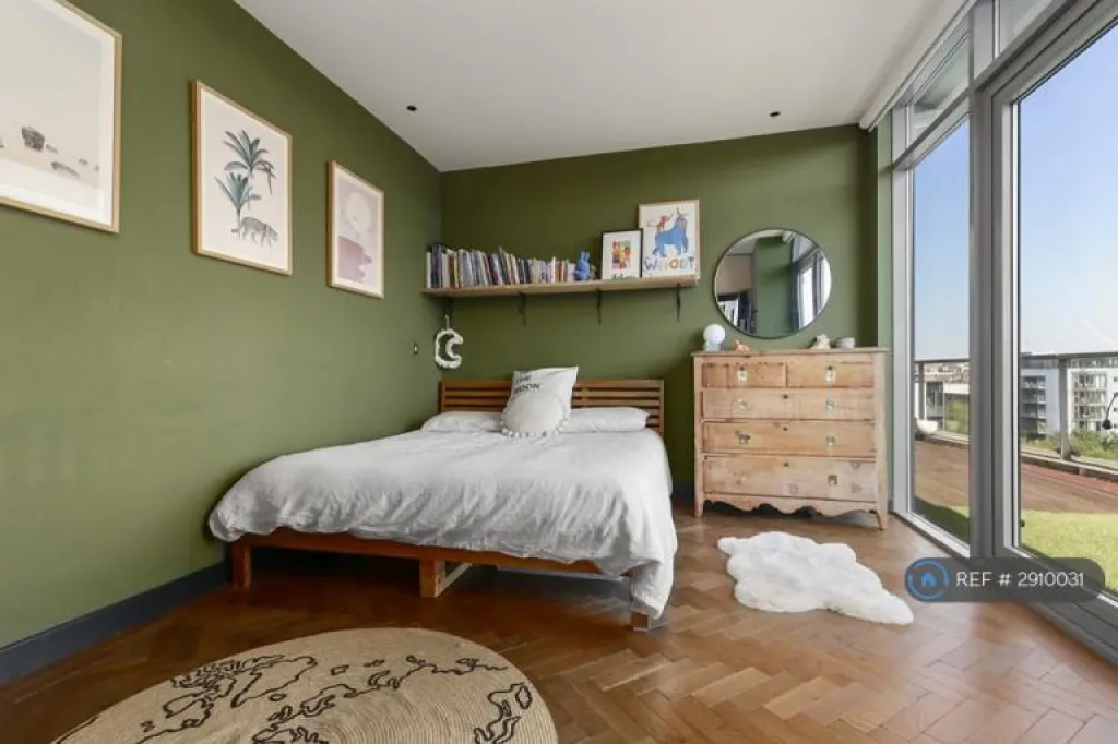 2 bedroom flat in Wick Lane, London, E3 (2 bed) (#2910031)