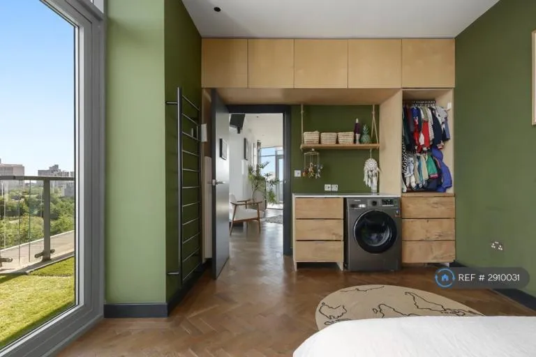 2 bedroom flat in Wick Lane, London, E3 (2 bed) (#2910031)