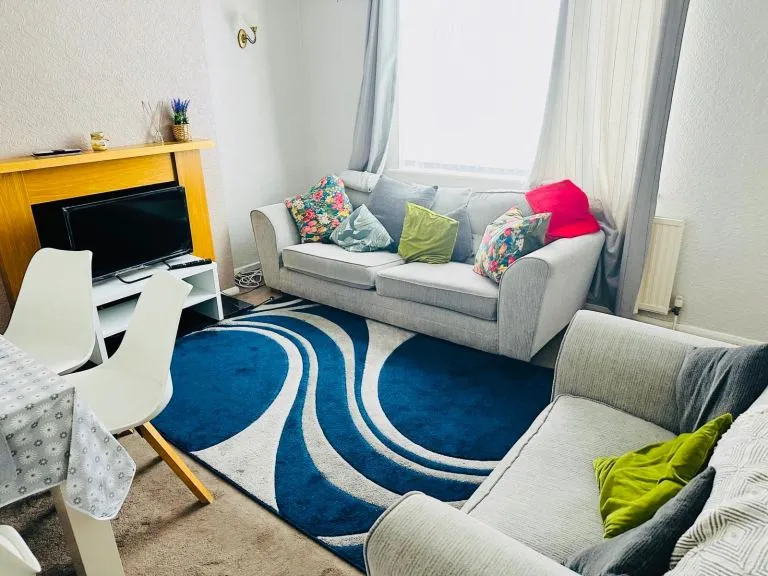 3 Bedrooms House NG4 3PS- Available Now