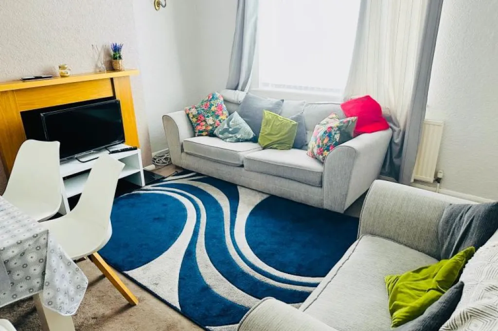 3 Bedrooms House NG4 3PS- Available Now