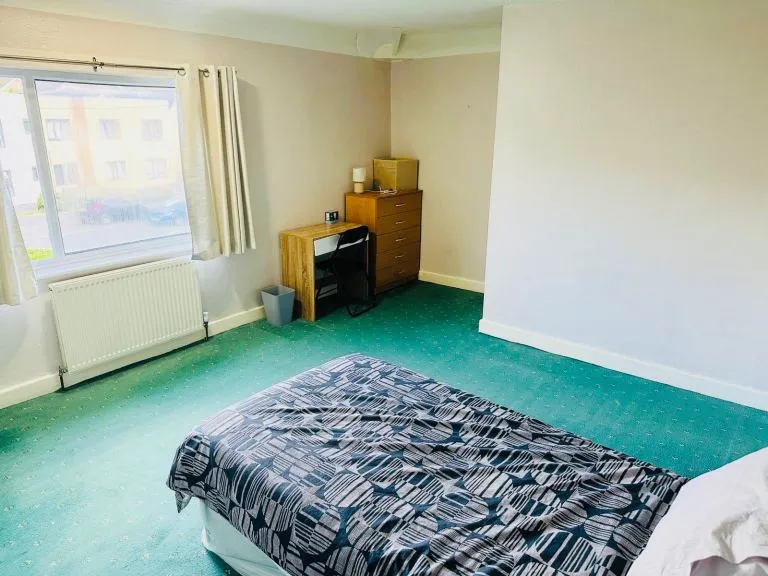 3 Bedrooms House NG4 3PS- Available Now