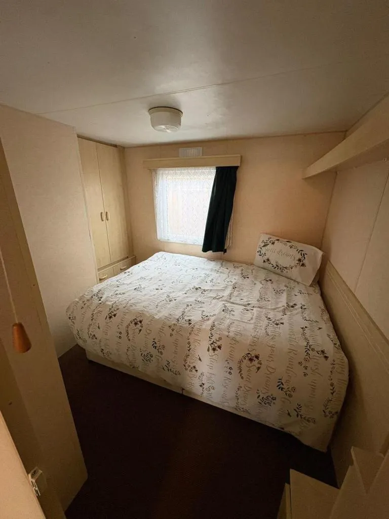 2 bedroom static home to rent