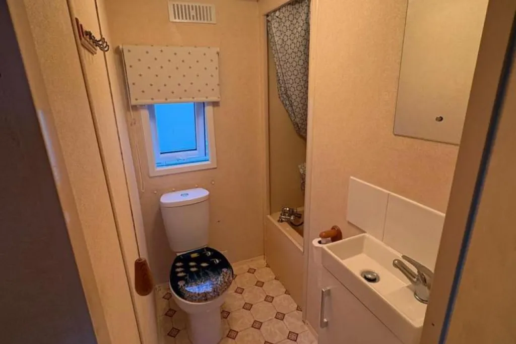 2 bedroom static home to rent
