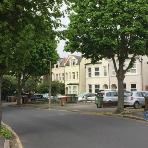 2 bedroom flat in Sherwood Park Road, Sutton, SM1 (2 bed) (#3004589)
