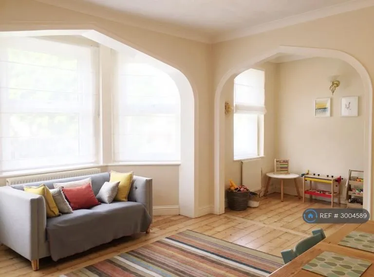 2 bedroom flat in Sherwood Park Road, Sutton, SM1 (2 bed) (#3004589)