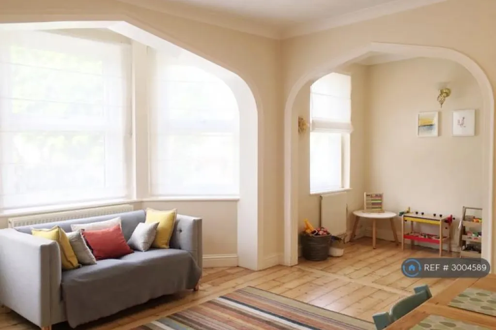 2 bedroom flat in Sherwood Park Road, Sutton, SM1 (2 bed) (#3004589)