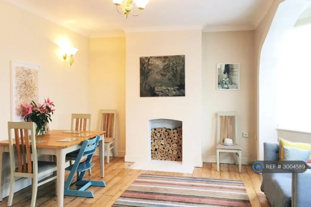 2 bedroom flat in Sherwood Park Road, Sutton, SM1 (2 bed) (#3004589)