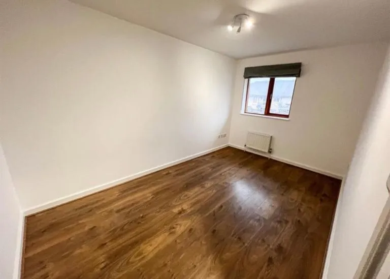 1 bedroom first floor flat to rent in Chingford E4