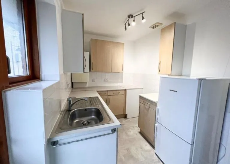 1 bedroom first floor flat to rent in Chingford E4