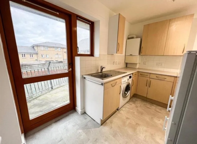 1 bedroom first floor flat to rent in Chingford E4