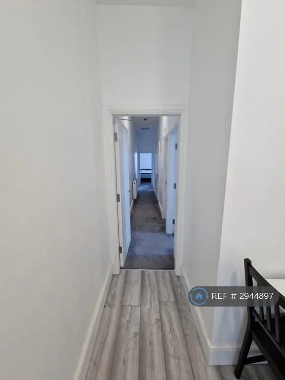 3 bedroom flat in Queens Road, Beeston, NG9 (3 bed) (#2944897)
