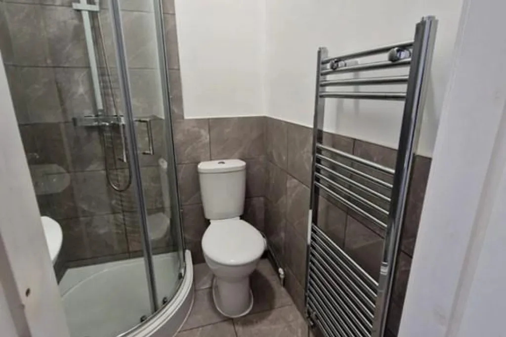 3 bedroom flat in Queens Road, Beeston, NG9 (3 bed) (#2944897)