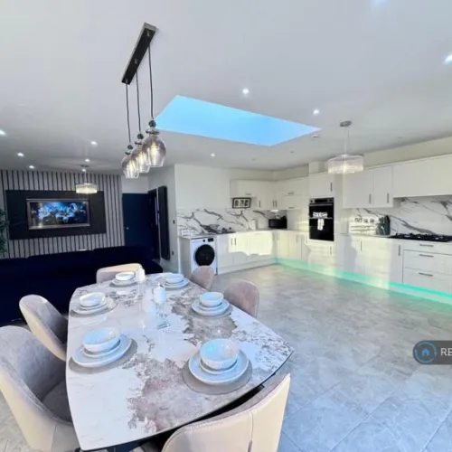 4 bedroom house in Walford Road, Uxbridge, UB8 (4 bed) (#2619527)
