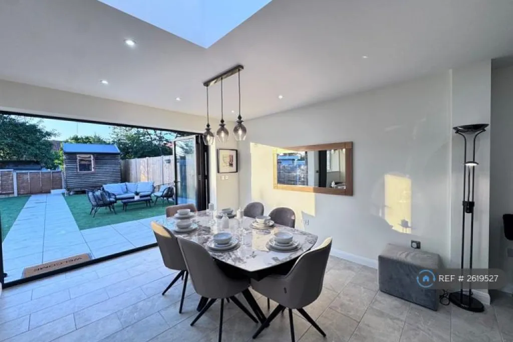 4 bedroom house in Walford Road, Uxbridge, UB8 (4 bed) (#2619527)