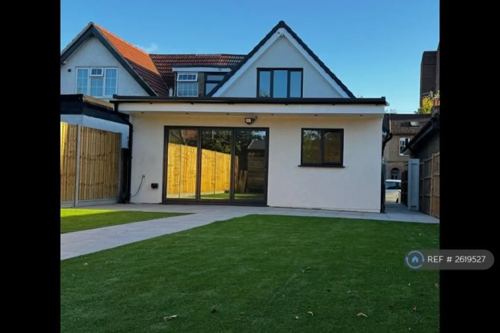 4 bedroom house in Walford Road, Uxbridge, UB8 (4 bed) (#2619527)