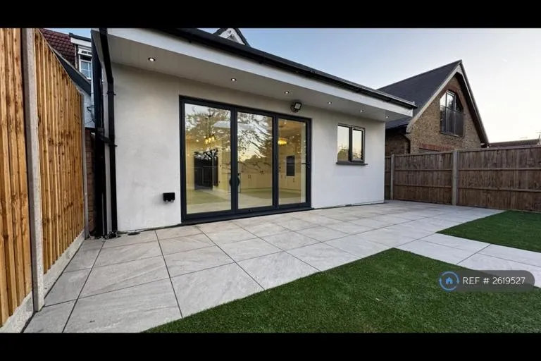 4 bedroom house in Walford Road, Uxbridge, UB8 (4 bed) (#2619527)