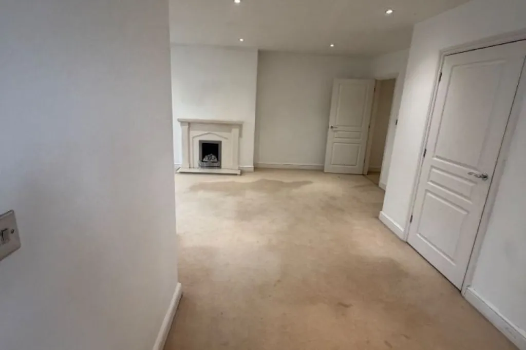 2 Bedrooms 2 Bathrooms Massionette Beautifully done is available to rent in Winkfield Windsor SL4