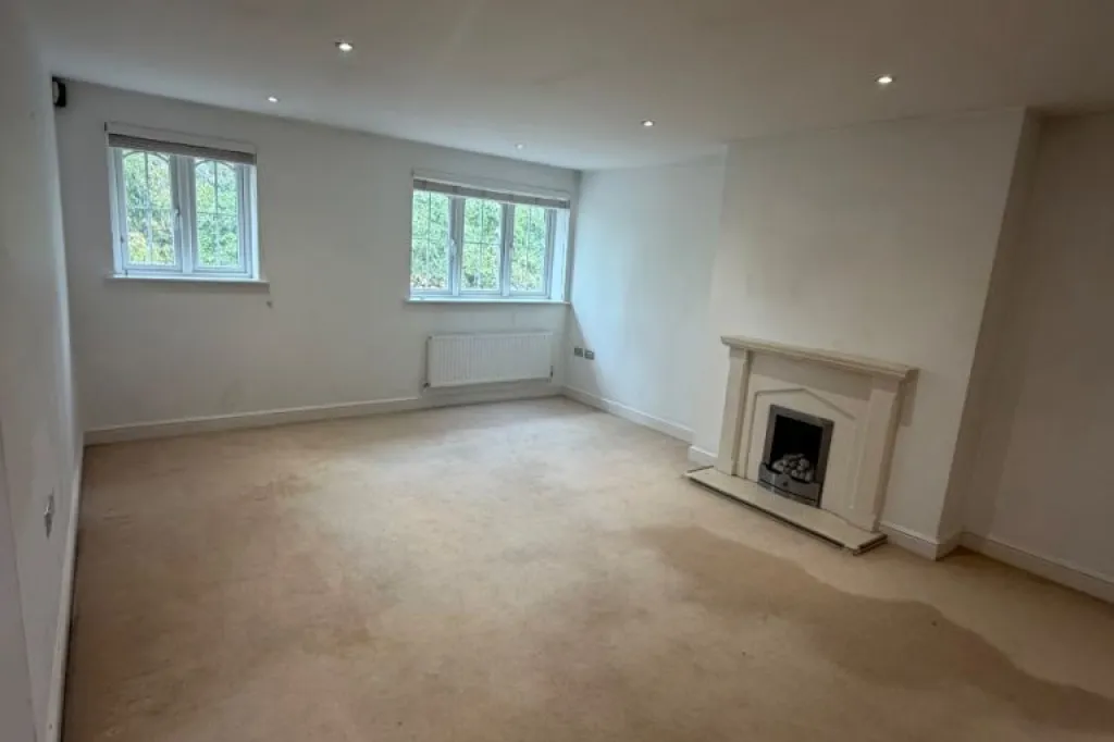 2 Bedrooms 2 Bathrooms Massionette Beautifully done is available to rent in Winkfield Windsor SL4