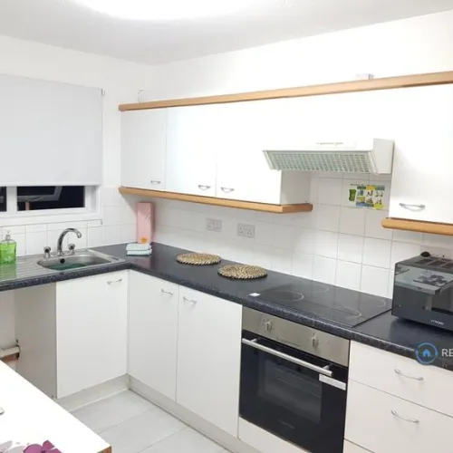 1 bedroom flat in Stumpacre, Peterborough, PE3 (1 bed) (#2960345)