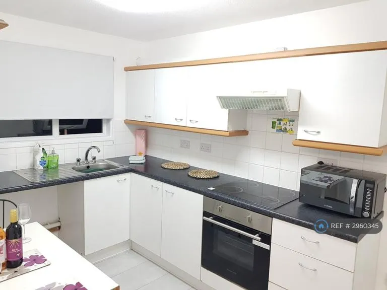 1 bedroom flat in Stumpacre, Peterborough, PE3 (1 bed) (#2960345)