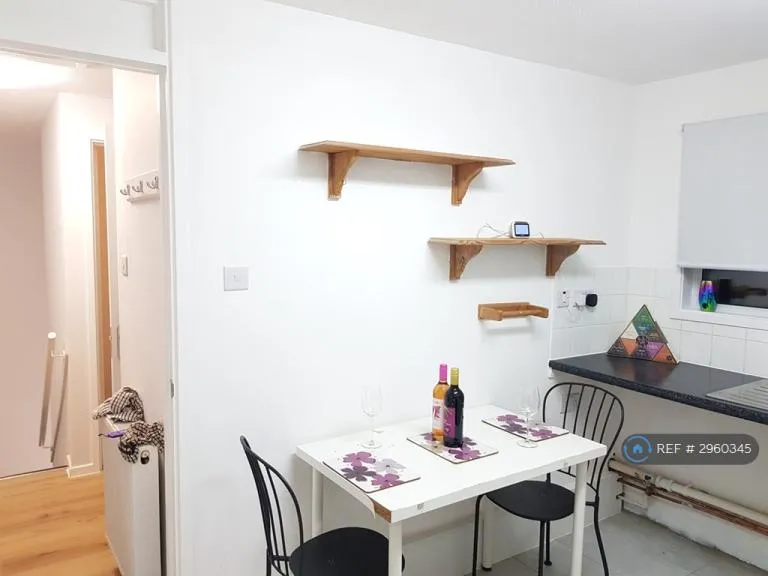 1 bedroom flat in Stumpacre, Peterborough, PE3 (1 bed) (#2960345)