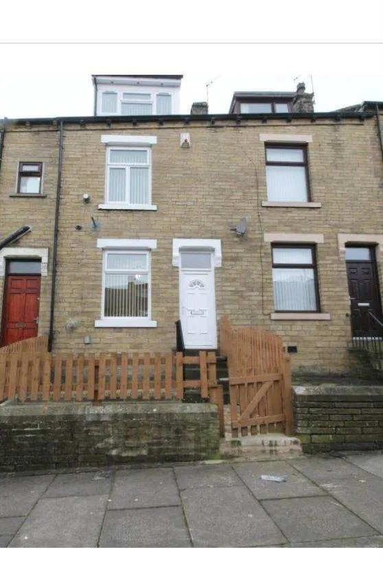 4 bed terraced house to rent BD7