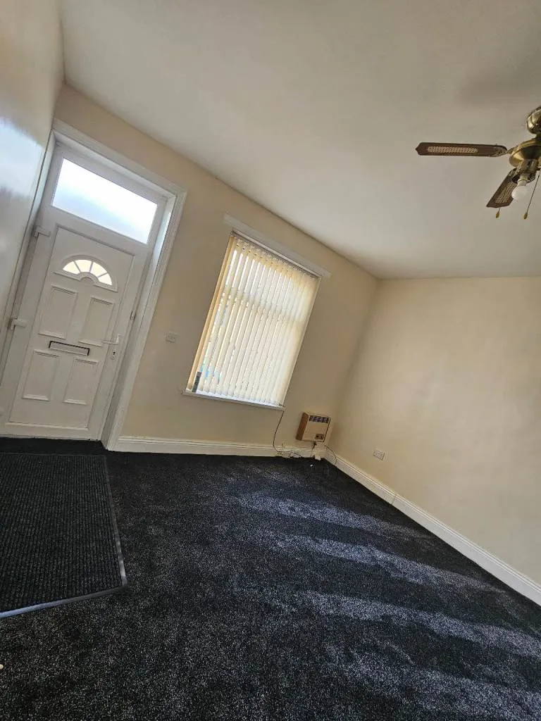 4 bed terraced house to rent BD7