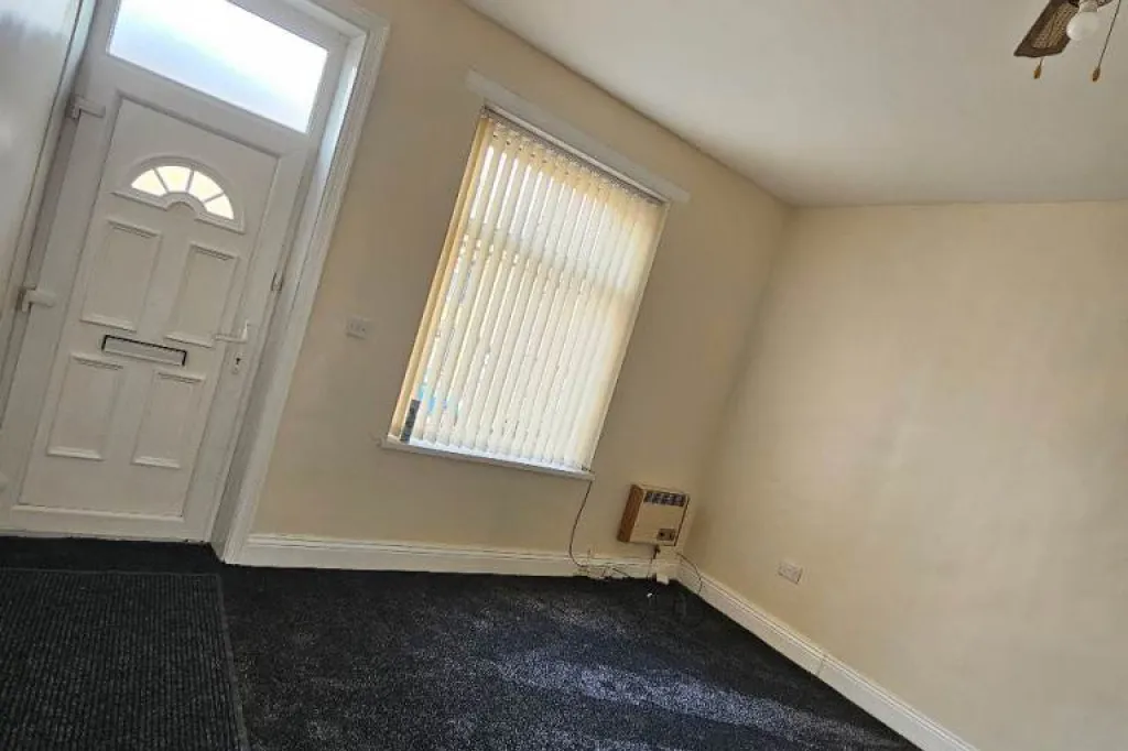 4 bed terraced house to rent BD7