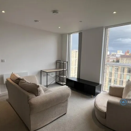 2 bedroom flat in Boundary Lane, Manchester, M15 (2 bed) (#2809707)