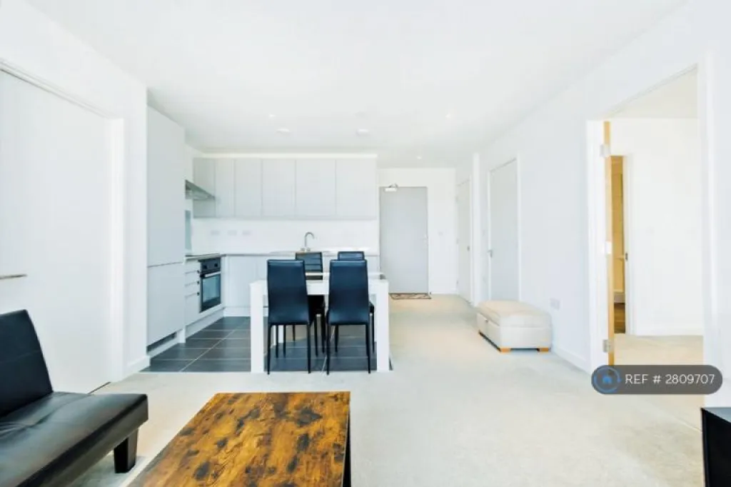 2 bedroom flat in Boundary Lane, Manchester, M15 (2 bed) (#2809707)