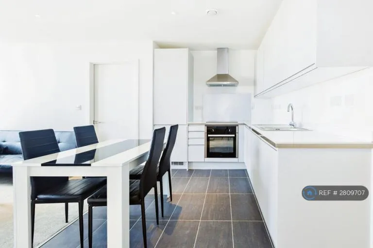 2 bedroom flat in Boundary Lane, Manchester, M15 (2 bed) (#2809707)