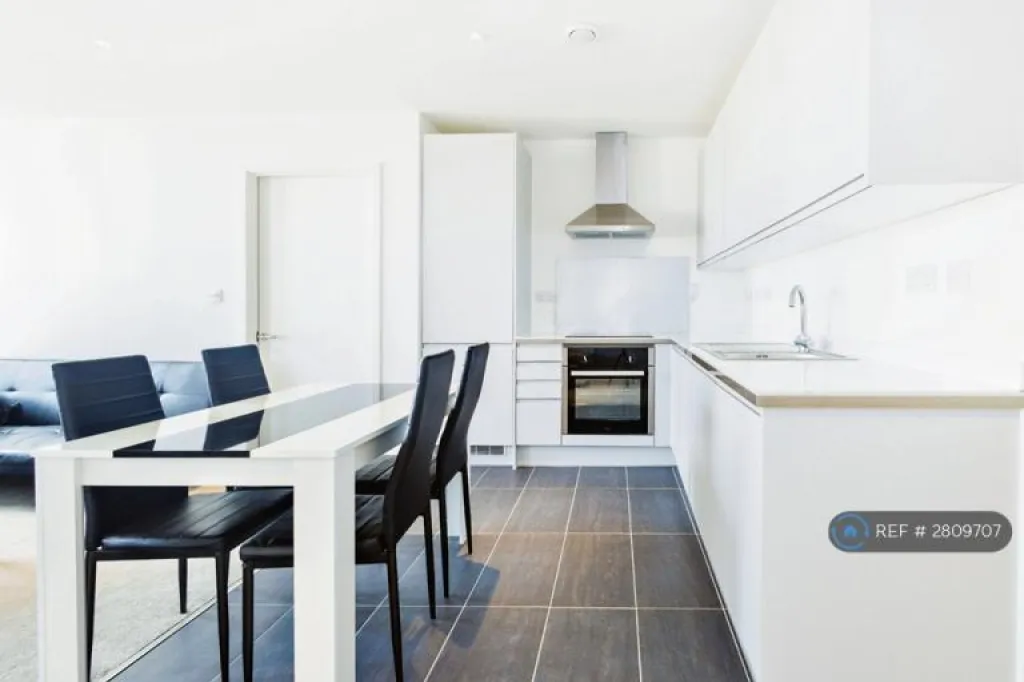 2 bedroom flat in Boundary Lane, Manchester, M15 (2 bed) (#2809707)