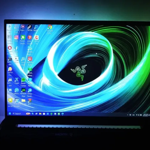 Razer Blade 18 2025 Dual 4K UHD+240Hz | FHD+440Hz Gaming Laptop