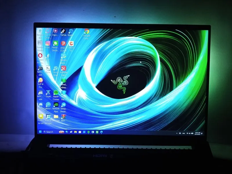 Razer Blade 18 2025 Dual 4K UHD+240Hz | FHD+440Hz Gaming Laptop