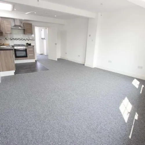 BRIGHT and AIRY, newly REFURBISHED STUDIO in the heart of HARROW HA3, AVAILE END OF AUGUST