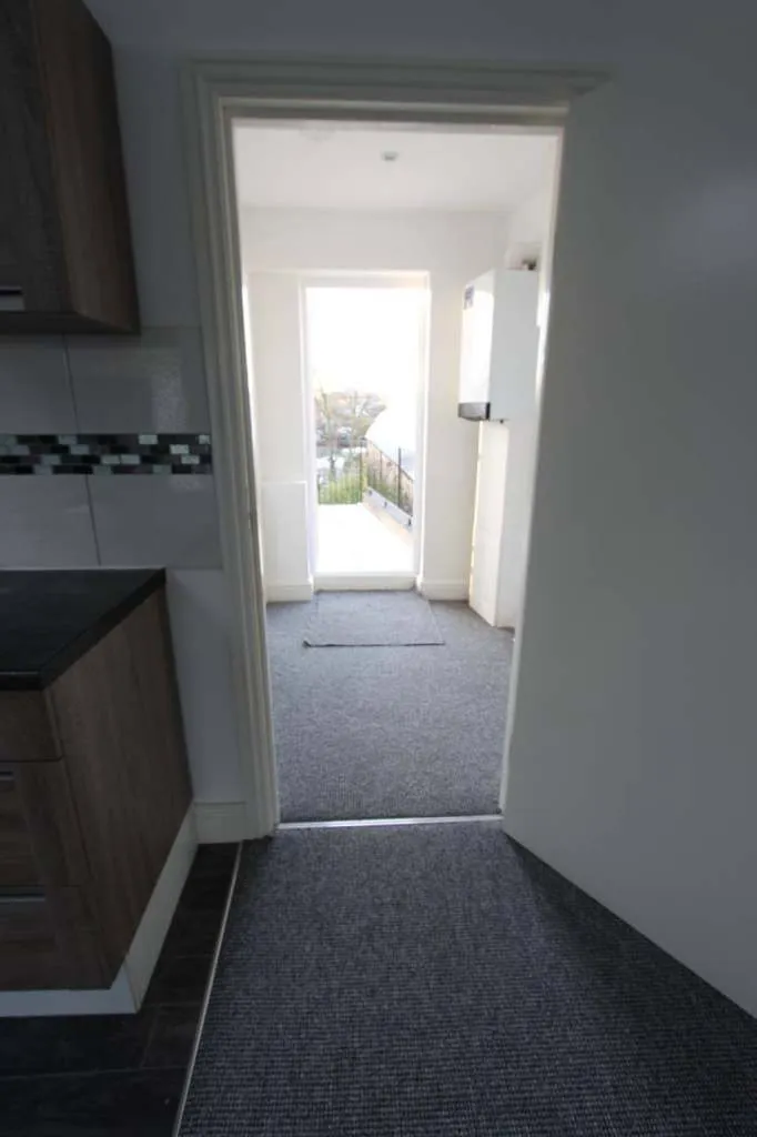 BRIGHT and AIRY, newly REFURBISHED STUDIO in the heart of HARROW HA3, AVAILE END OF AUGUST