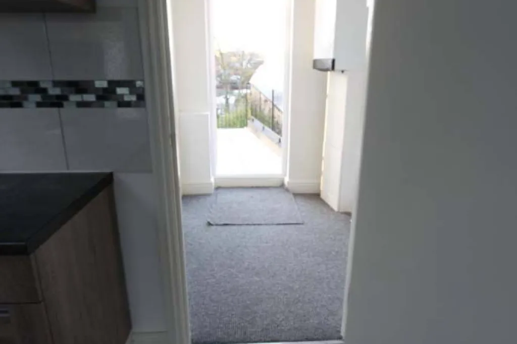 BRIGHT and AIRY, newly REFURBISHED STUDIO in the heart of HARROW HA3, AVAILE END OF AUGUST