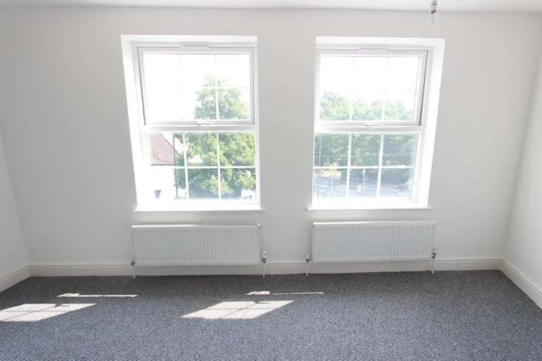 BRIGHT and AIRY, newly REFURBISHED STUDIO in the heart of HARROW HA3, AVAILE END OF AUGUST