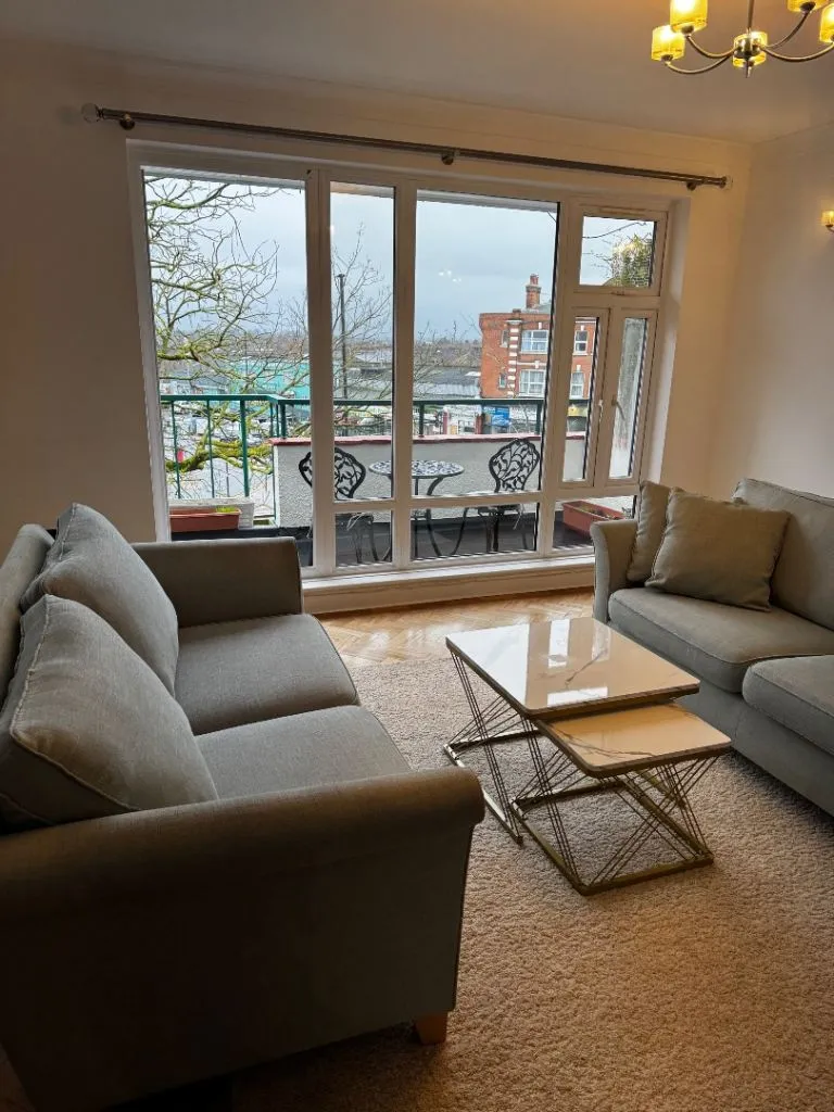 2 very spacious double bedroom flat in heart of Palmers Green