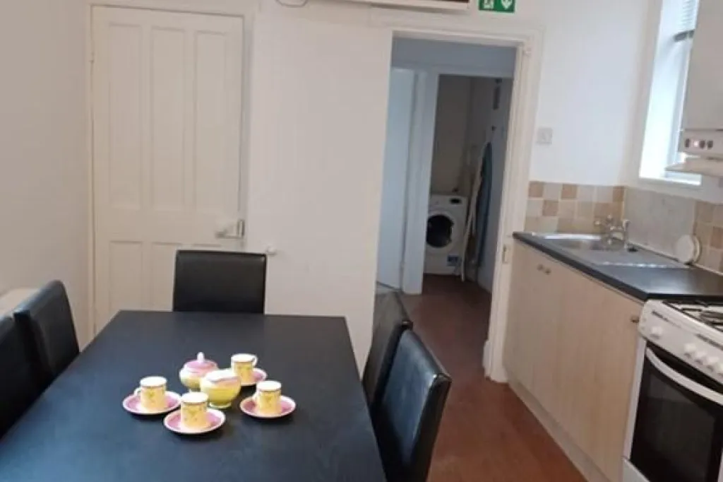6 bedroom house in Barras Lane, Coventry, CV1 (6 bed) (#2024013)