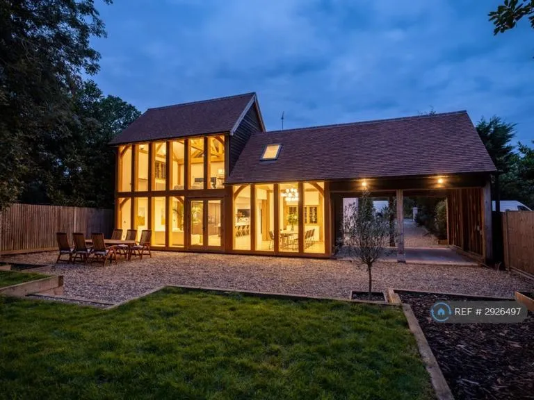 4 bedroom house in Park Lane, Old Knebworth, Knebworth, SG3 (4 bed) (#2926497)