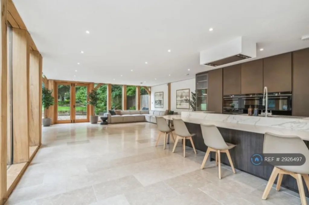 4 bedroom house in Park Lane, Old Knebworth, Knebworth, SG3 (4 bed) (#2926497)