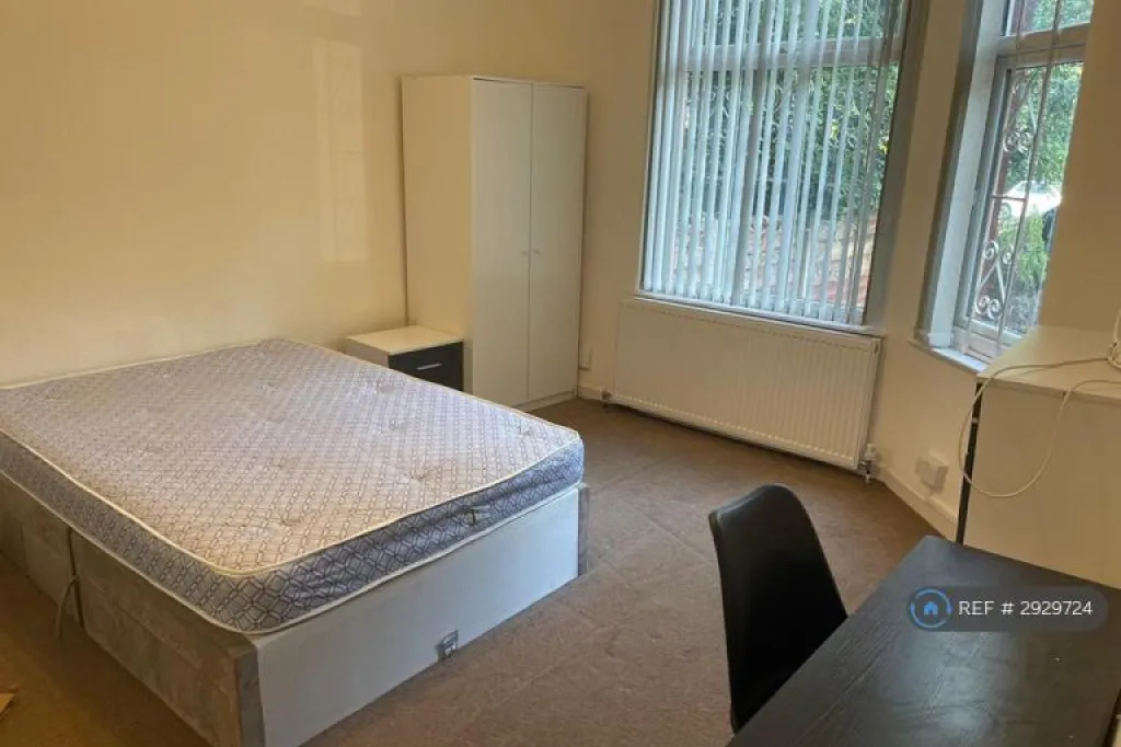 5 bedroom house in Moseley Road, Manchester, M14 (5 bed) (#2929724)