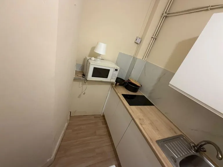 Studio flat to rent in Ilford £1000 all bills included
