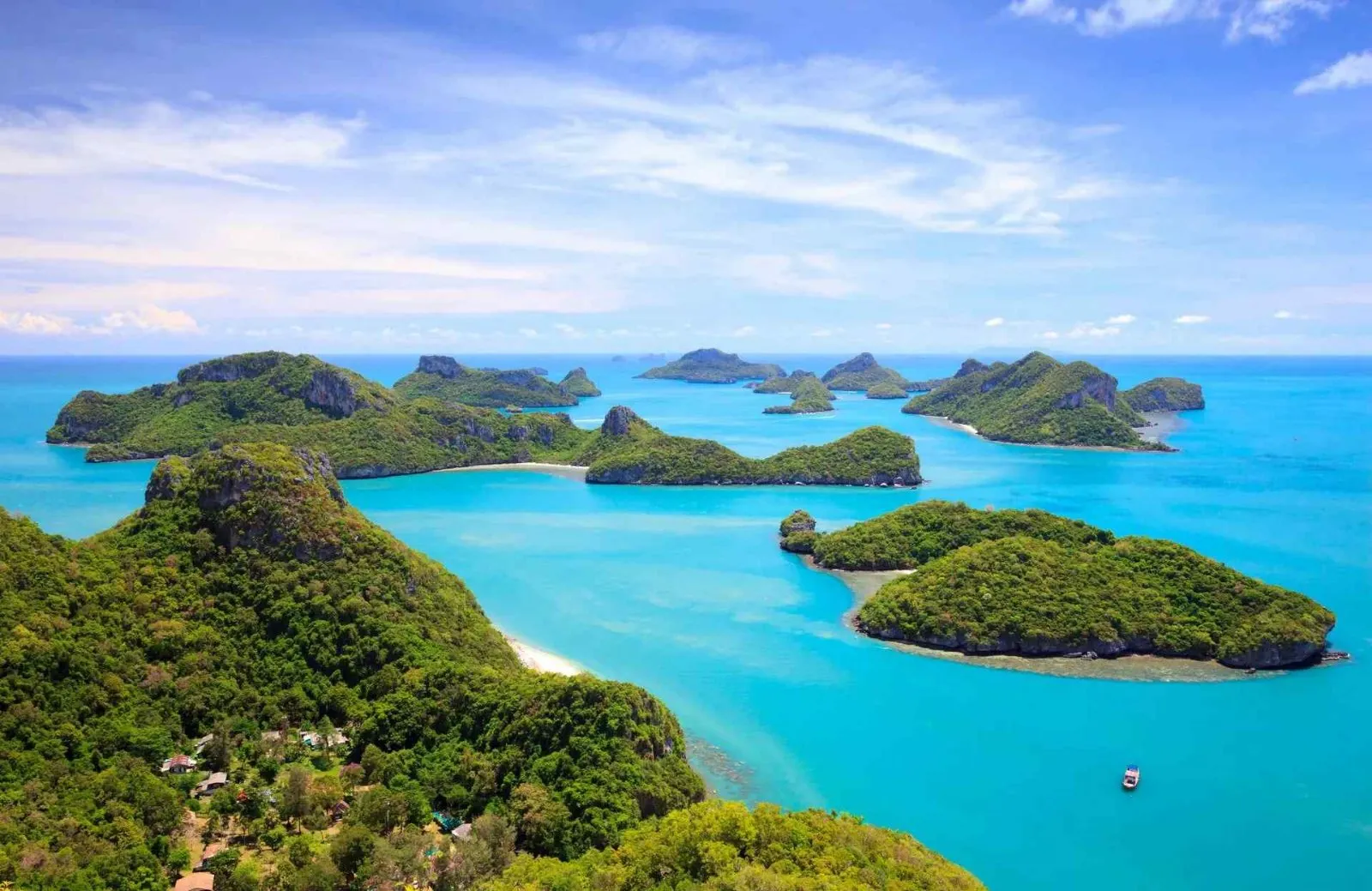 Temples, Tides & Thai Nights: Thailand Holiday Packages