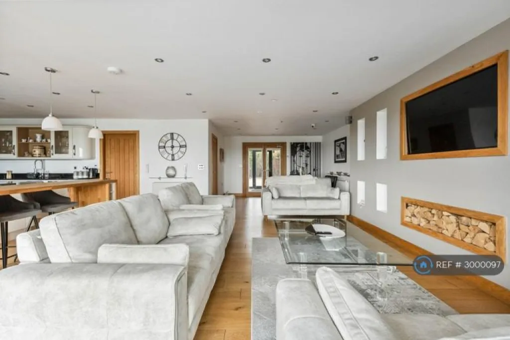 6 bedroom house in Manygates Lane, Wakefield, WF2 (6 bed) (#3000097)